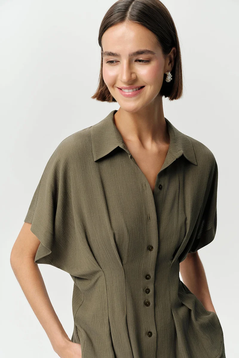 Exquise Shirt Collar, Waist-Fitting Buttoned Regular Krinkle Khaki Shirt