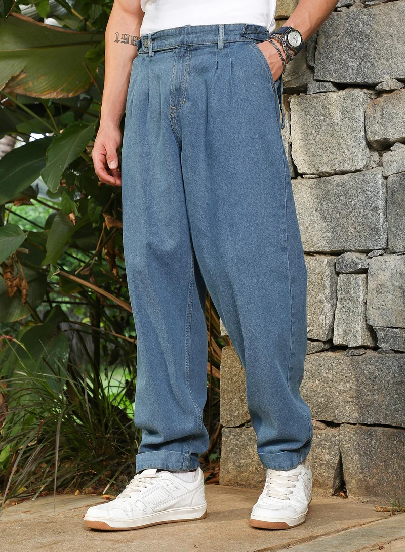 Campus Sutra Campus Sutra Men's Indigo Blue Mid-Wash Pleated Denim Jeans For Casual Wear | Mid-Rise | Straight-Fit Fit | Button Closure | Denim Jeans Crafted With Comfort Fit For Everyday Wear
