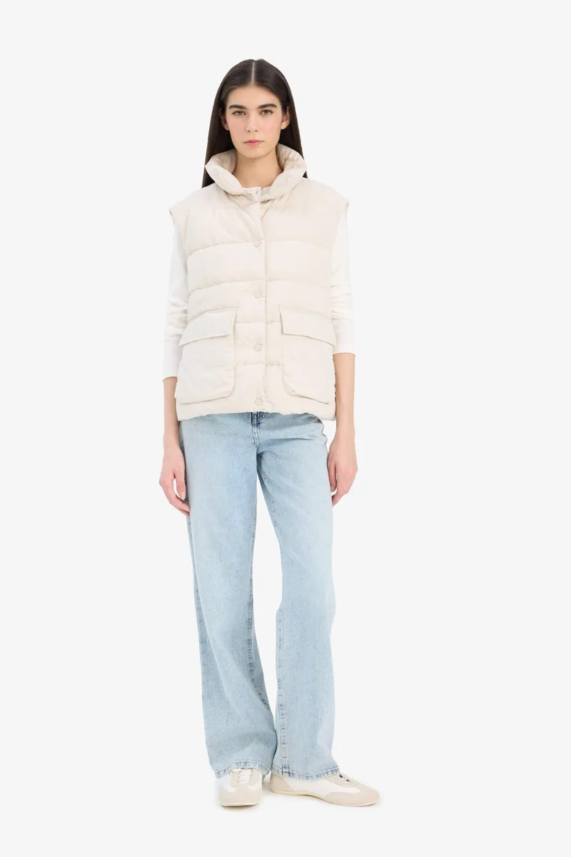 Defacto Regular Fit Stand Collar Zippered Puffer Vest