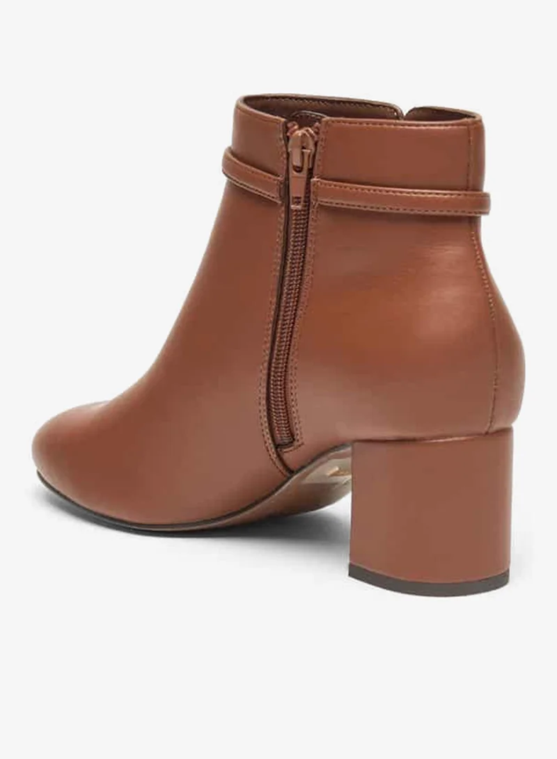 سيليست بوت نسائي بكعب عريض وسحاب