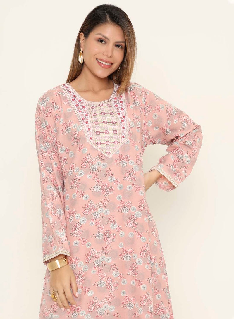 HANA & SARA Floral Print Pink Arabic Jalabiya with Embroidered Neckline - Image 3