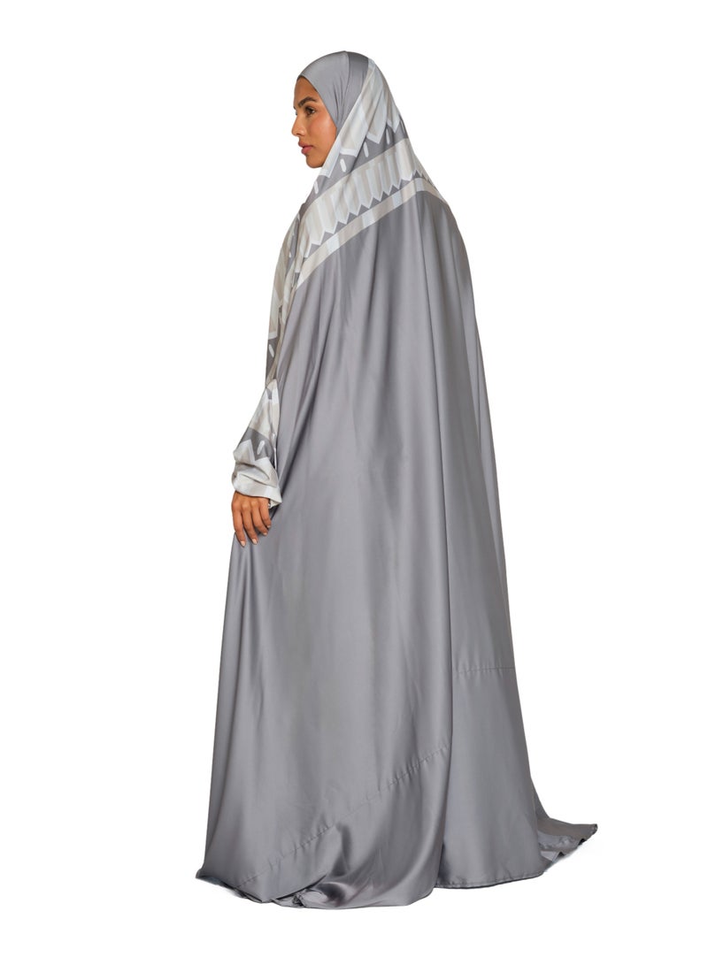 Sabr 'Sharjah' Prayer Dress With Travel Pouch, Pewter - Image 3