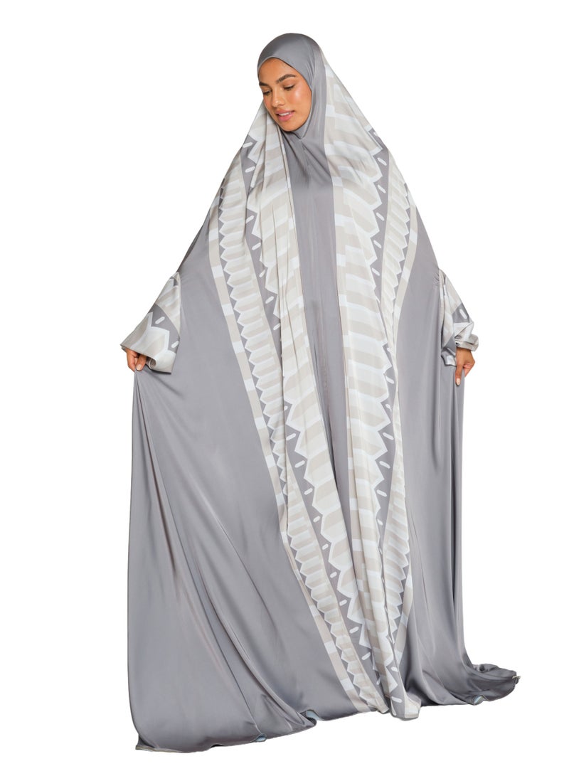 Sabr 'Sharjah' Prayer Dress With Travel Pouch, Pewter - Image 2