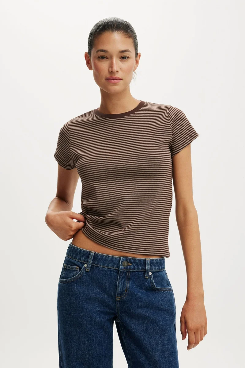 كوتون اون تي شيرت التسعينات