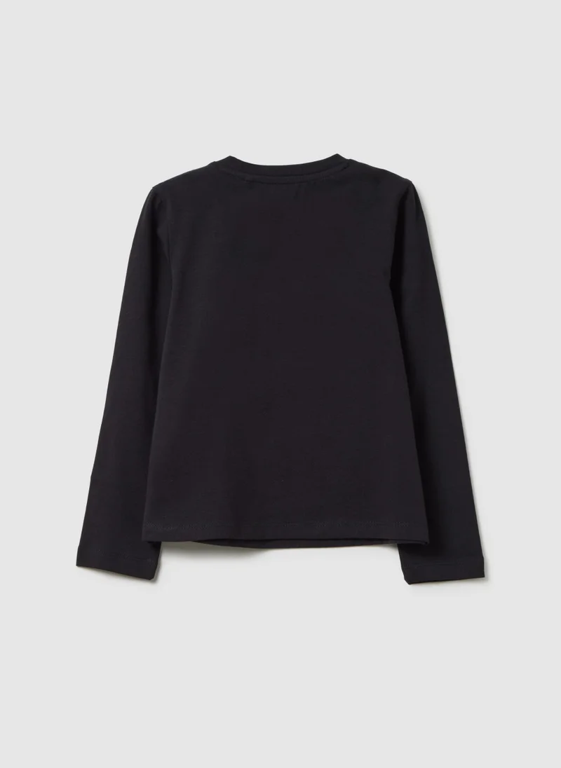 او في اس بلوزة قطنية مطاطية للبنات من أو في إس باللون الأسود بقصة عادية مع نجمة