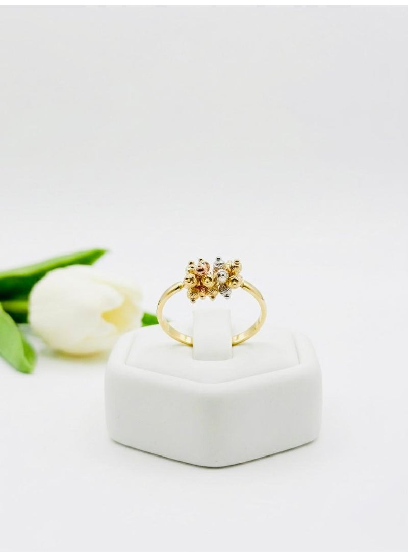 The Intermix Gems 18 Karat Gold 750 Tricolor Gold Textured Cluster Statement Ring - Image 2
