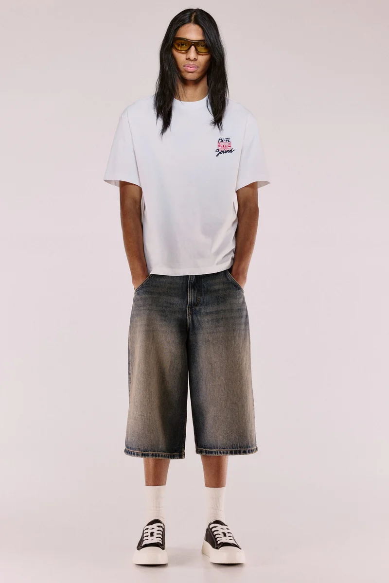 اتش اند ام تي-شيرت بقصة مريحة من القطن