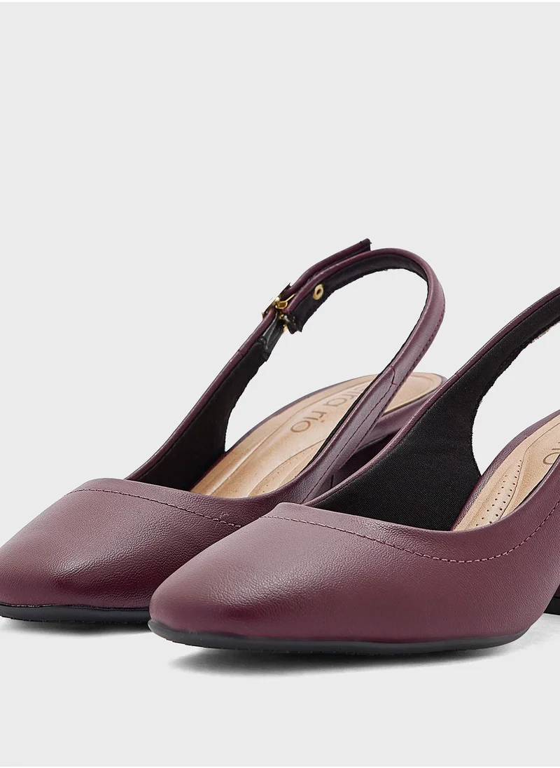 Beira Rio Daniela Close Toe Mid Heel Pumps