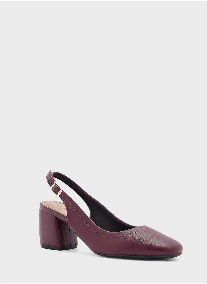 Beira Rio Daniela Close Toe Mid Heel Pumps