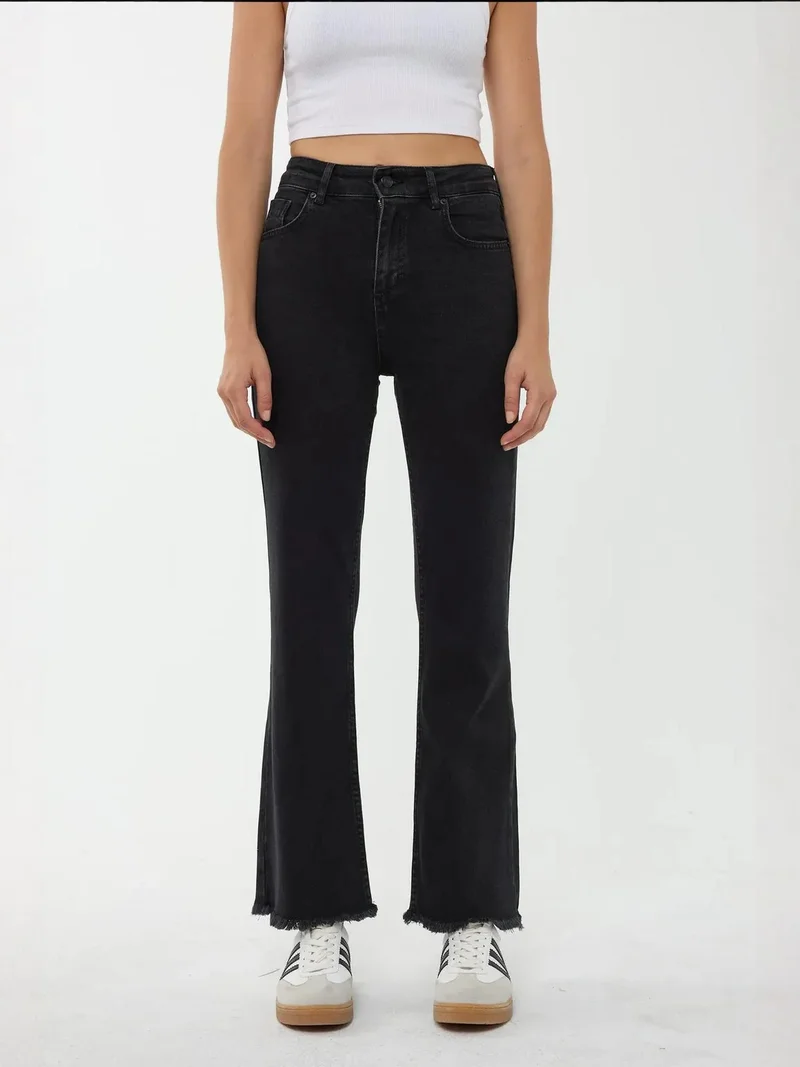 زوبعة جينز واسع الخصر بقصة واسعة