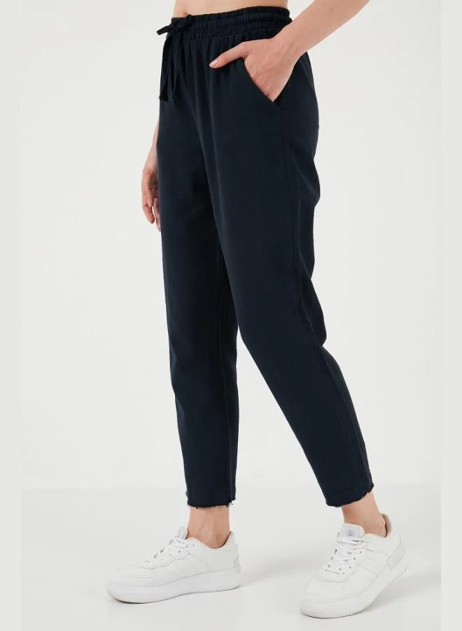 ليلا بنطلون قصير نسائي بخصر عالٍ بتصميم كتان ورباط خصر