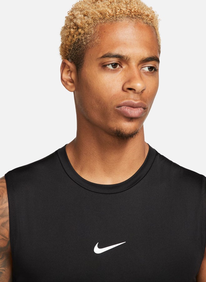 Nike تي شيرت لياقة بدنية بدون أكمام للرجال بتقنية Dri-FIT - Image 3