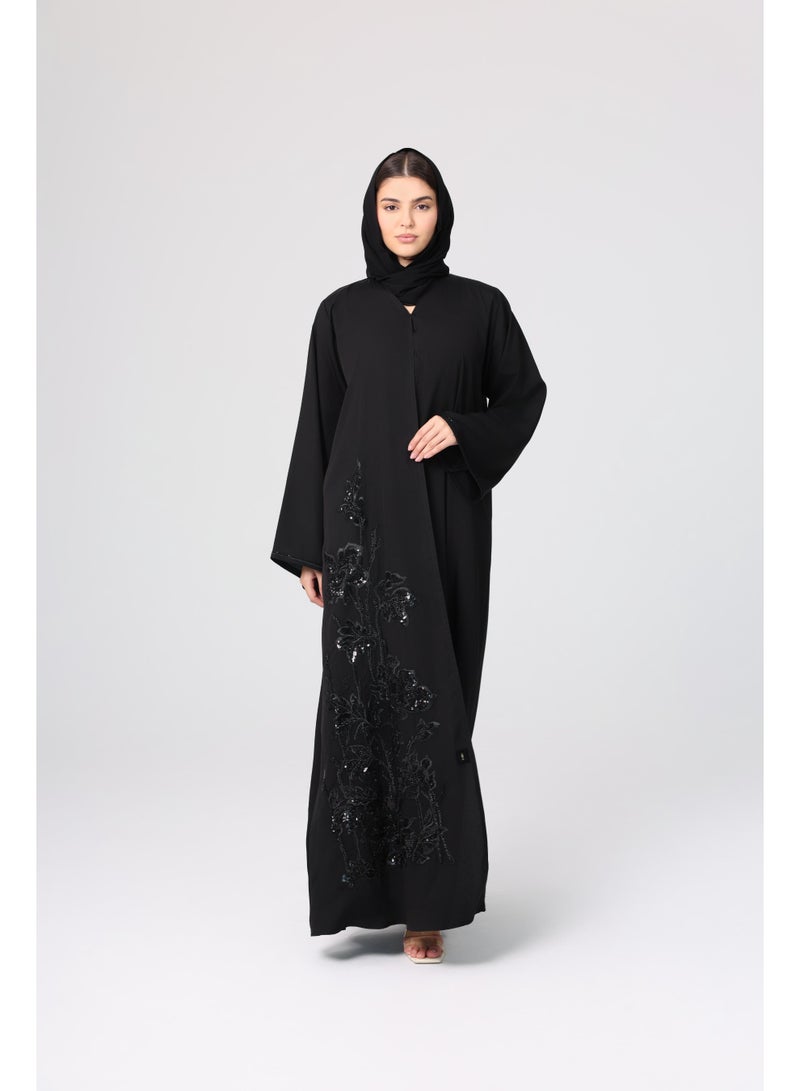 اكسا عباية مطرزة بأكمام مزينة بالخرز بلون سادة - Image 1