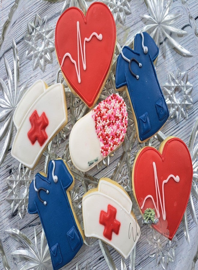 Heart's Treasure قوالب تقطيع بسكويت طبية/رعاية صحية/مسعف/متخصص في الإسعافات الأولية من هارتس تريجر. تتضمن قوالب تقطيع بسكويت على شكل قميص طبيب، وكبسولة/حبة دواء، وقبعة ممرضة، وقلب ينبض (عبوة من 4 قطع). - Image 2