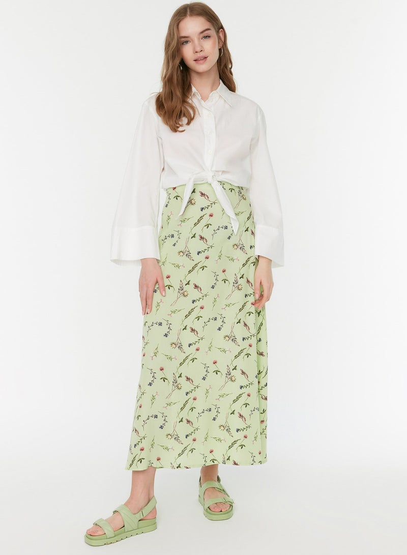 trendyol Green Floral Patterned Unlined Skirt - TCTSS22EE0006 - Image 2