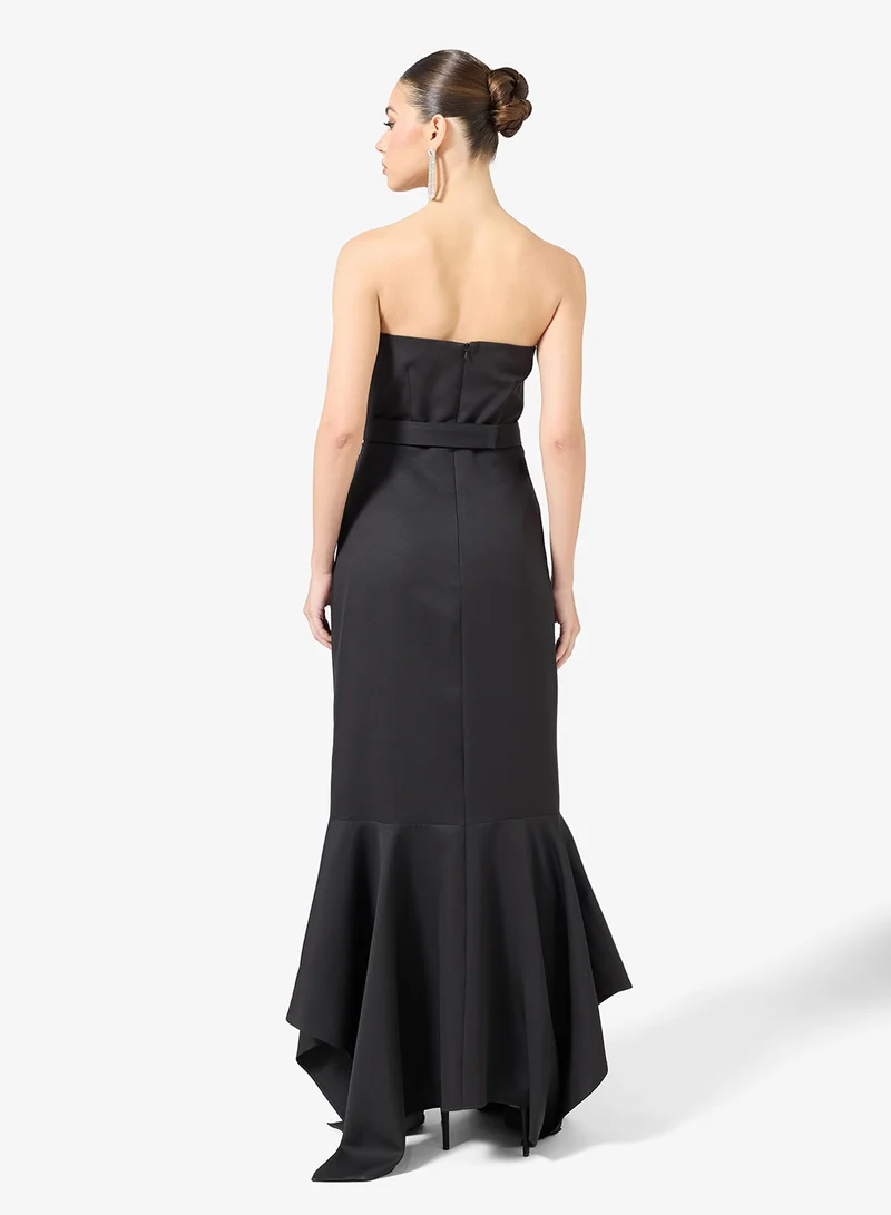 نمشي x فستان سهرة حورية البحر مزين بالجواهر بكتف مكشوف