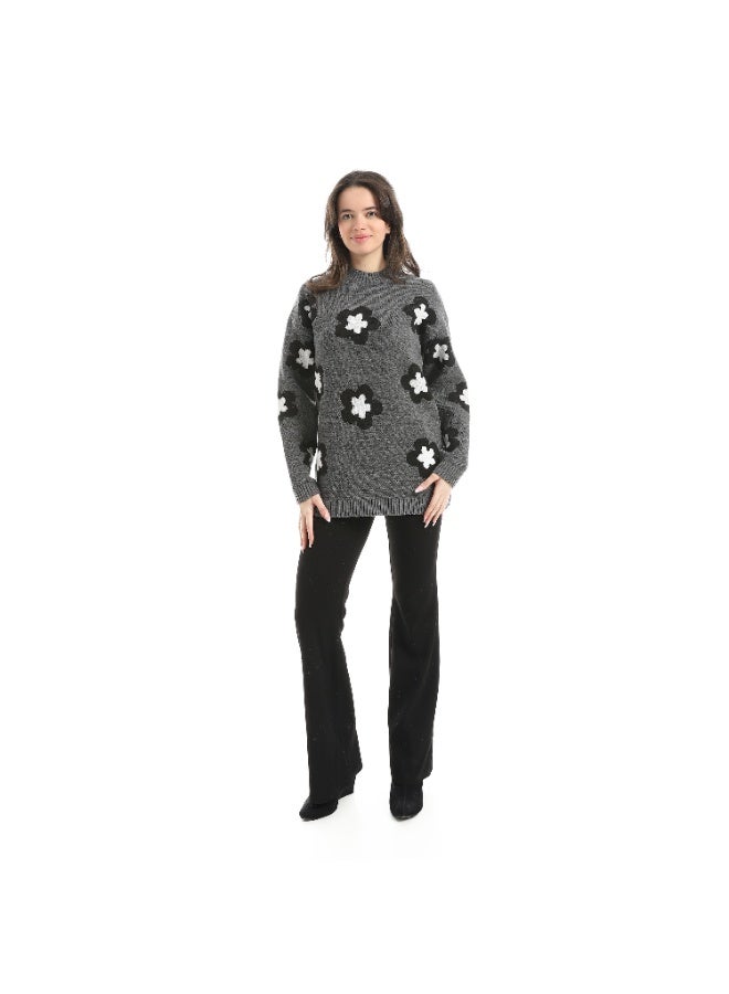 سيزار بلوفر صوف حريمي برقبة دائرية ومزود بنقش وردات - Image 3