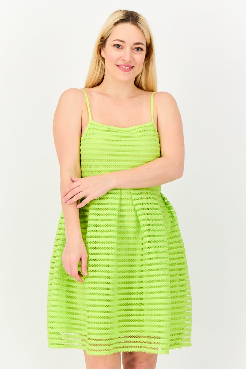 ONLY فستان ميني بدون أكمام بتصميم كروشيه بياقة مربعة للنساء، لون ليموني أخضر - Image 1