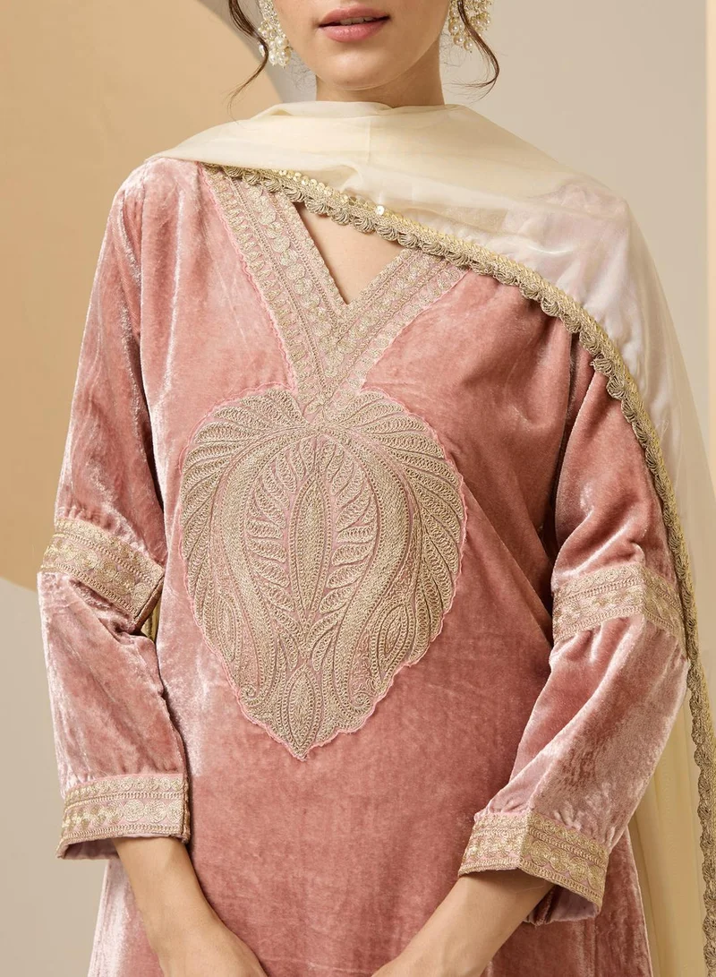 آي شين Women's Pink Velvet Embroidered Tunic Full Length Casual Straight Fit Kurta Set