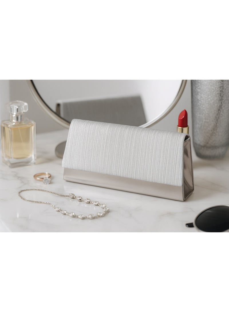 Elegant women's evening clutch bag with a gold-colored chain strap - Image 3