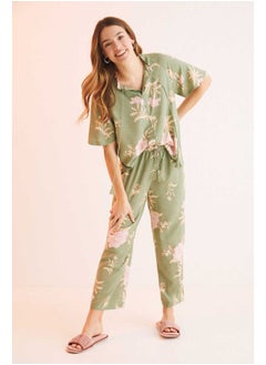Pajamas with flowers Capri pants