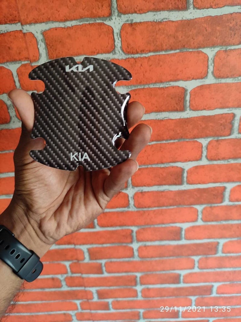 BIG FLAG ملصق حماية من الخدوش ليد باب السيارة من ألياف الكربون بتشطيب جل ثلاثي الأبعاد من BIG FLAG (عبوة من 4) (MRDRCFVAR) (كيا) - Image 5