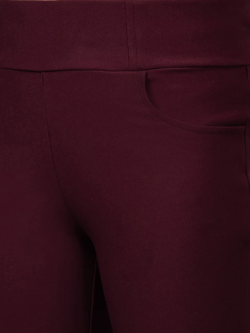 globus Women Wine Solid Regular Fit Tregging