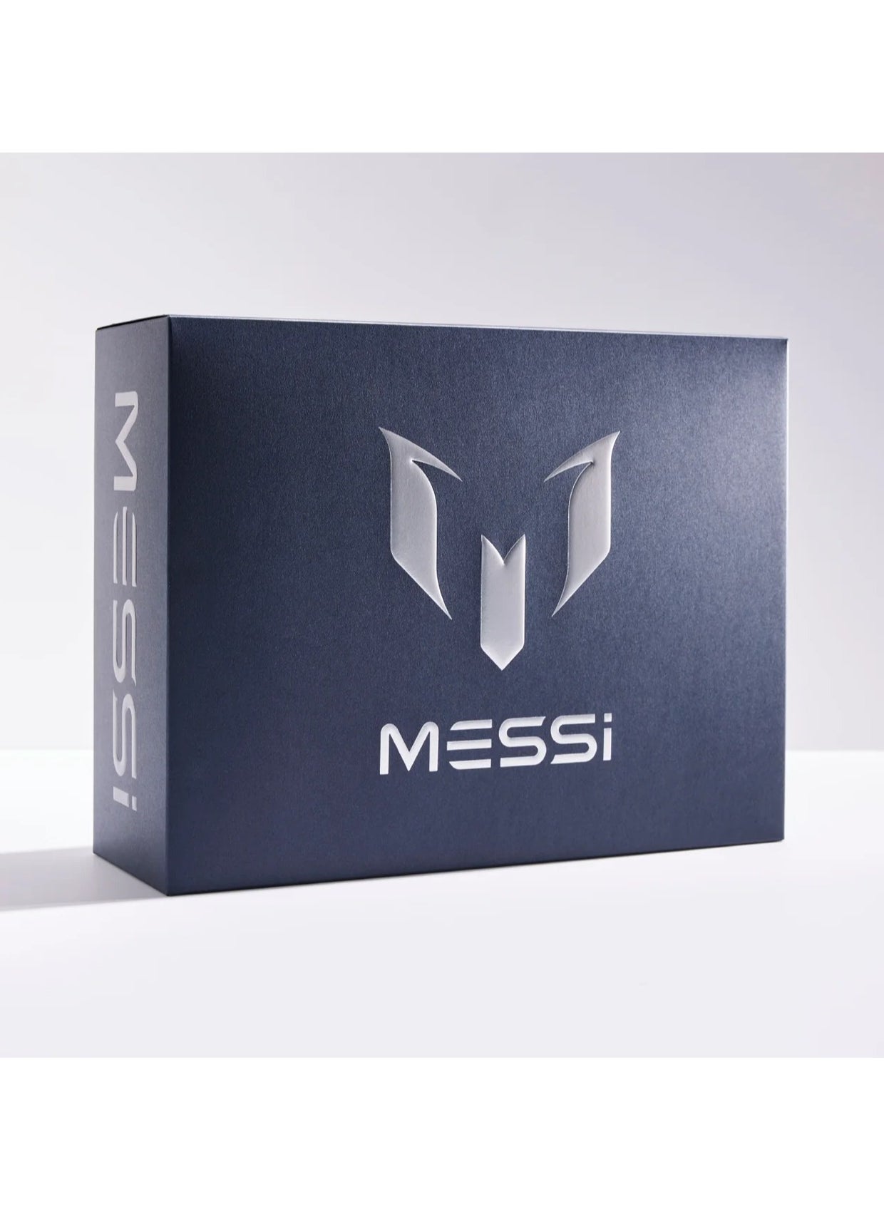 Messi The Fragrance EDP Gift Set for Men 100ml (Eau De Parfum 100ml, Body Wash 250ml, Premium Toiletry Bag) - https://f.nooncdn.com/p/pzsku/Z53C31FE930F4EE41AFBEZ/45/_/1737548291/434463b2-23f1-4c30-8d86-1a0b35c901d1.jpg?format=jpg&width=original