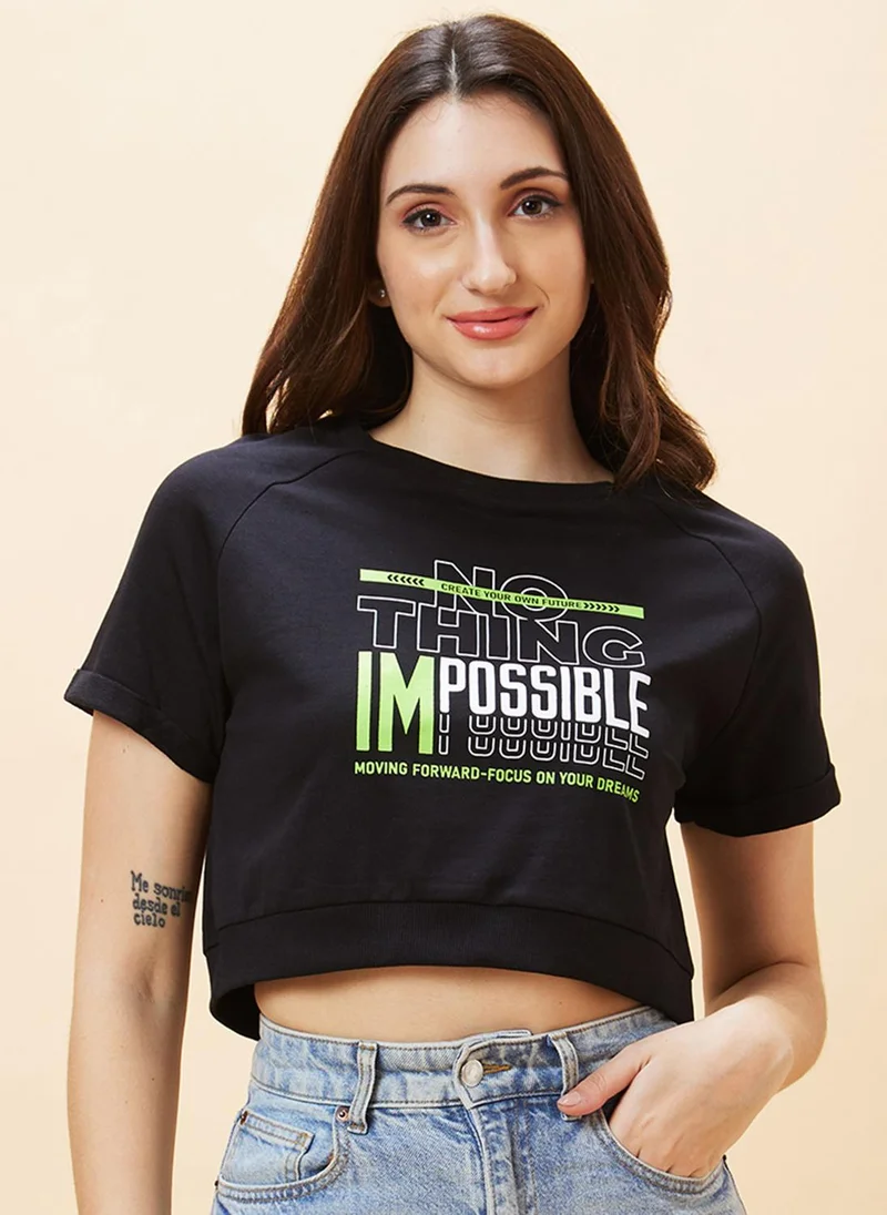 جلو باص بلوزة قصيرة قطن نسائية بطباعة جرافيك وأكمام راجلان من جلوبس