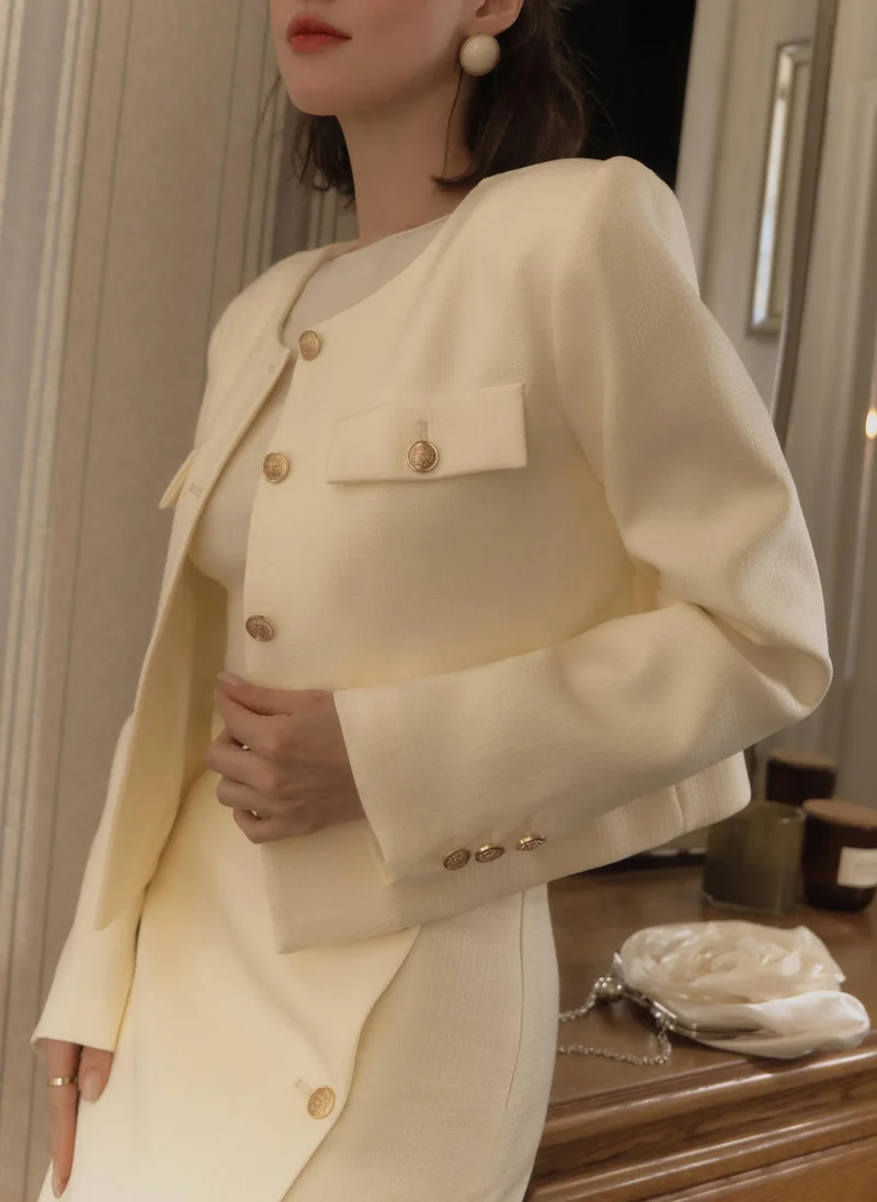 Cropped straight jacket with large buttons