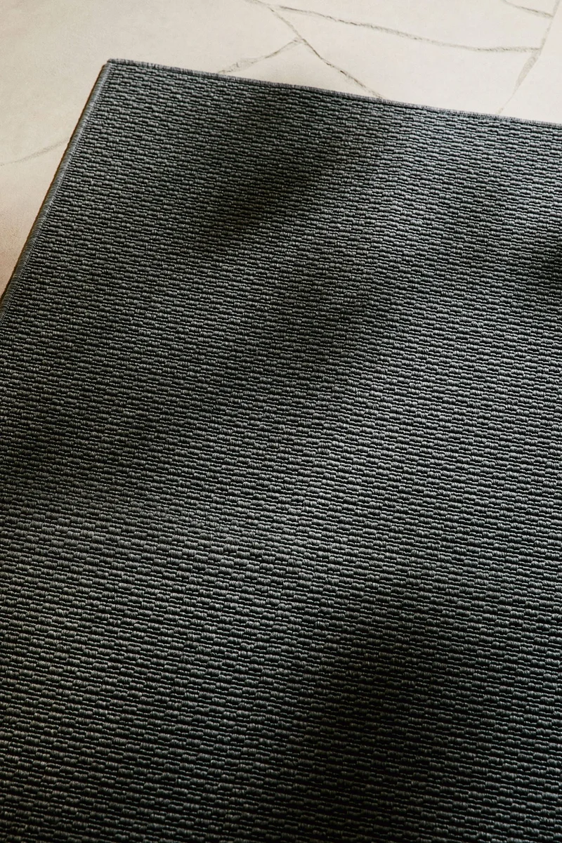 اتش اند ام سجادة كبيرة للاستخدام الداخلي والخارجي