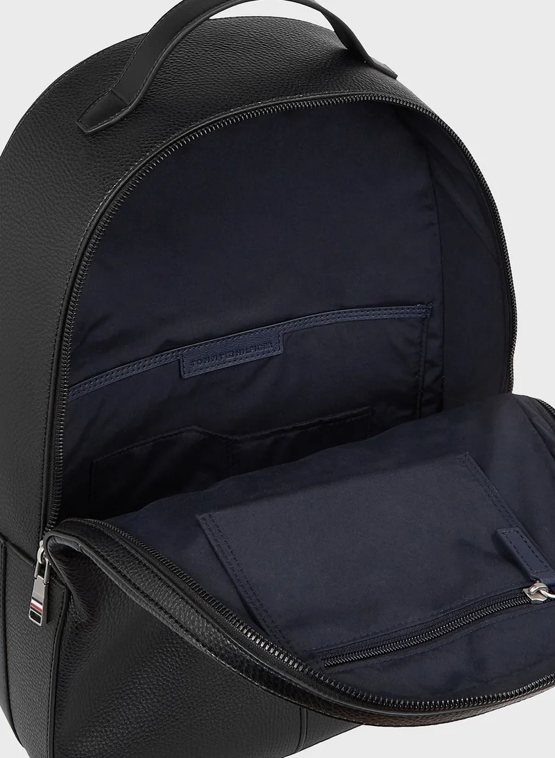 تومي هيلفيغر شنطة ظهر بسحاب