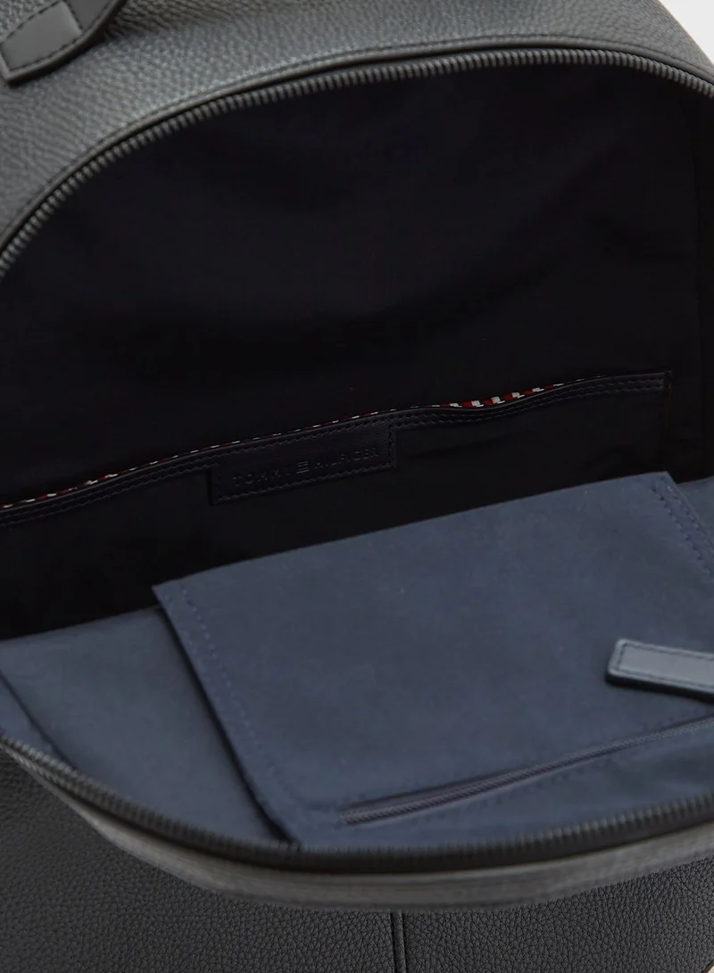 تومي هيلفيغر شنطة ظهر بسحاب