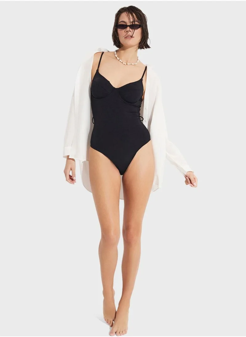 جون Strappy High Leg Swimsuit