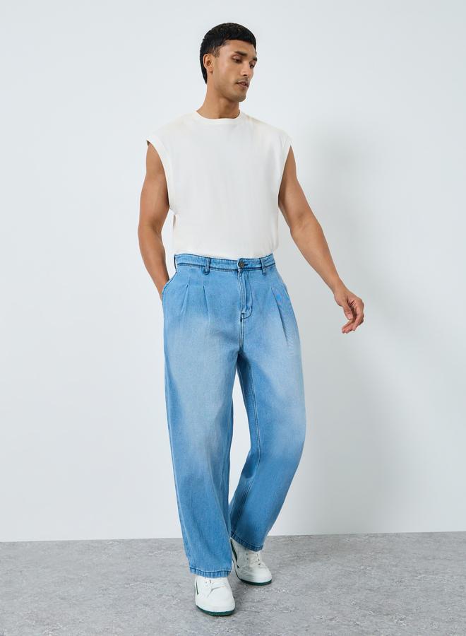 ستايلي جينز بأرجل واسع وتفاصيل مشطوفة - Image 2