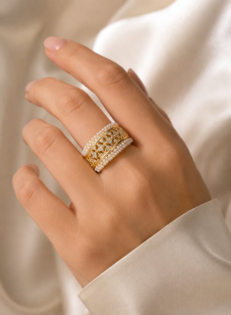 ROMAD A beautiful ring adorned with pearls and crystals—an elegant, modern piece of jewelry. - Image 2