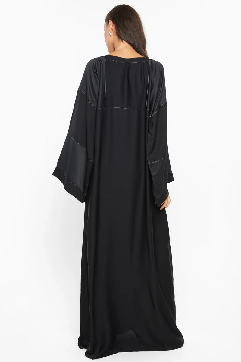 النخبة A simple abaya with satin square detailing with gold threaded lining -AJ582A