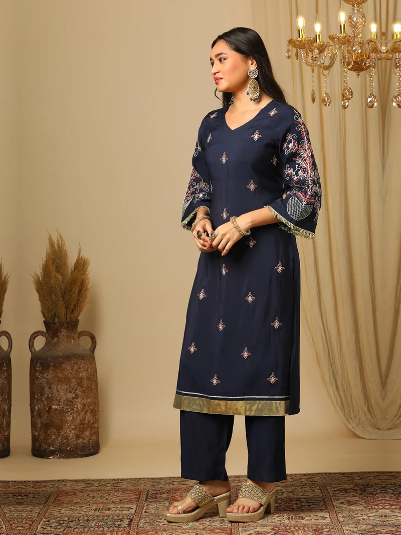 globus Globus Women Ethnic Motifs Embroidered Regular Kurta With Trousers