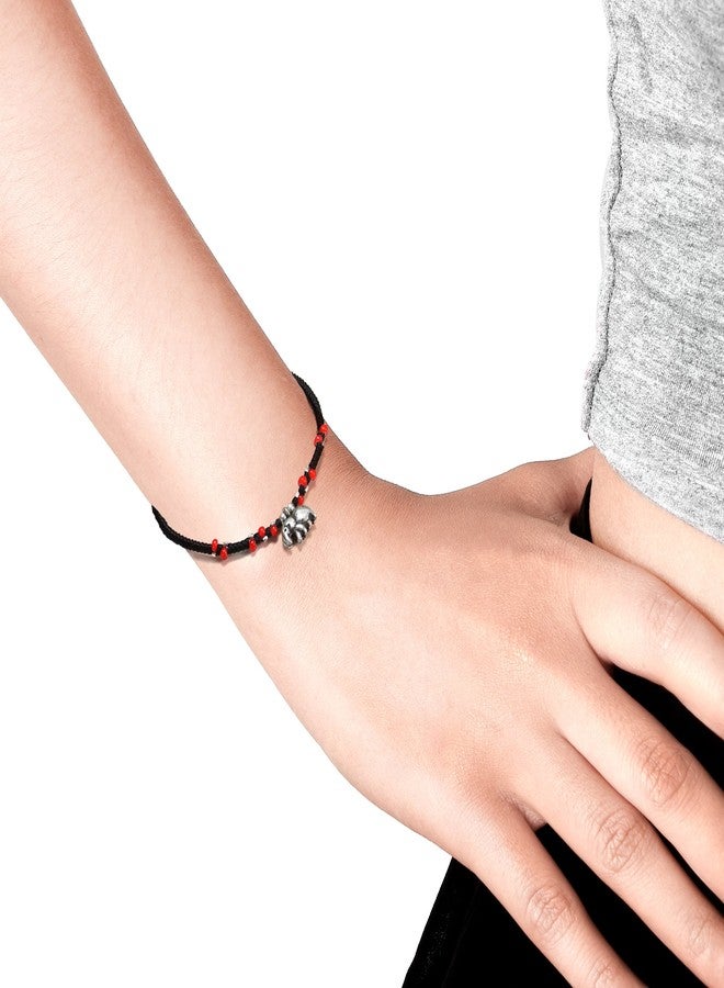 ايرافيدا سوار معصم قابل للتعديل من الفضة الخالصة، مزين بخرز صغير أنيق على شكل فيل، مستوحى من قبيلة كارين التايلاندية. - Image 4