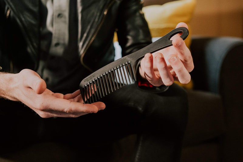 Chicago Comb Model 8 Carbon Fiber, Made in USA, Anti-static, Detangling & Shower comb, adds Lift & Volume, 8.5 inches (21.5 cm) long - Image 3