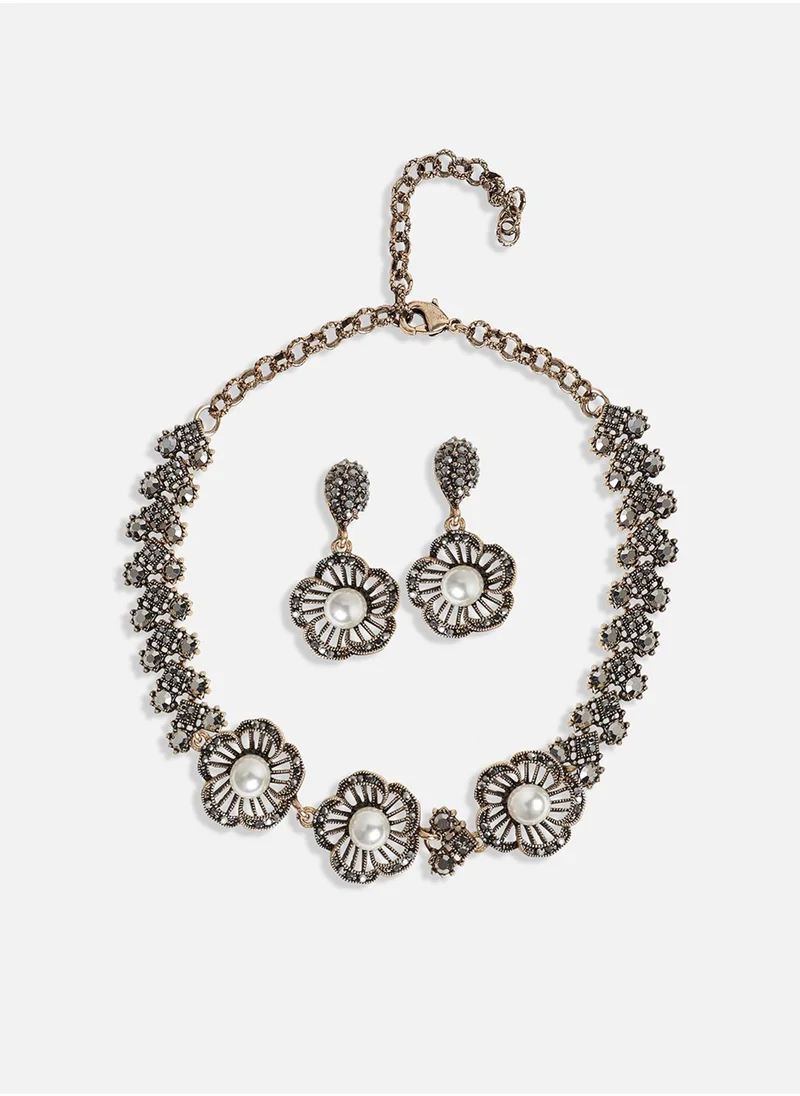 SOHI Pearl Flora Jewellery Set