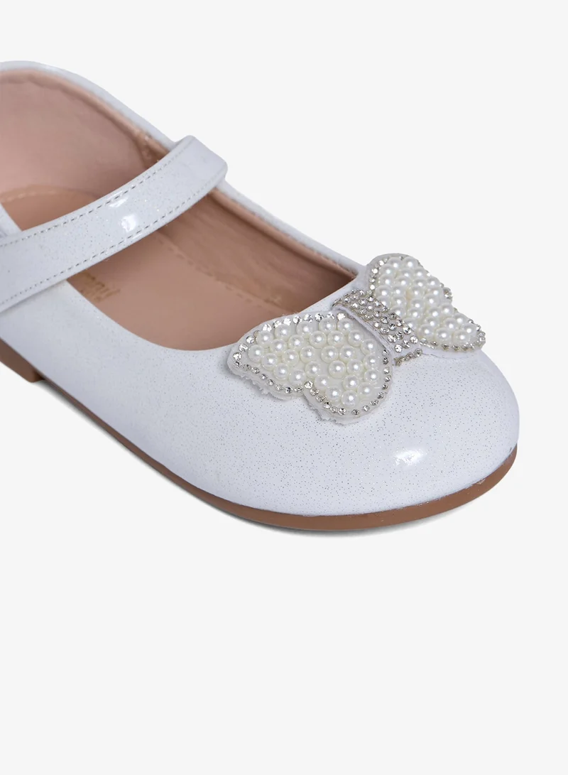 Geoomnii WHITE Geoomnii Infant Girls Ballerina Shoes – Soft Closed-Toe Flats for Baby Girls, Comfortable Daily Wear & Special Occasions for Women | Best Price UAE