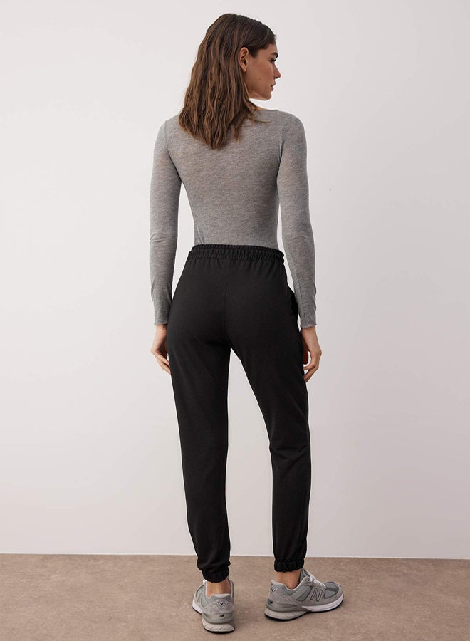 trendyol Black Basic Jogger Thin Knitted Sweatpants - Image 4