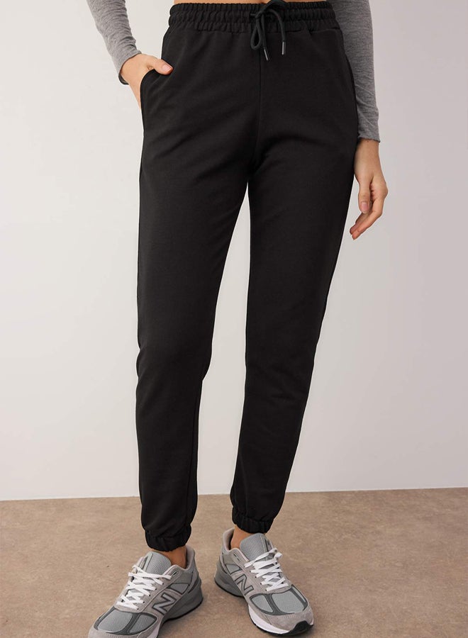 trendyol Black Basic Jogger Thin Knitted Sweatpants - Image 2