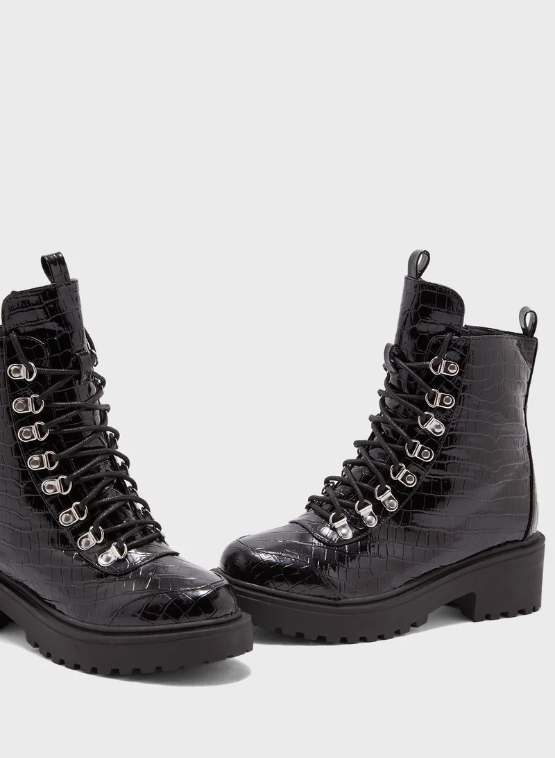 PUBLIC DESIRE Nyla Flat Boot