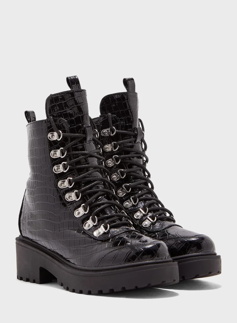PUBLIC DESIRE Nyla Flat Boot