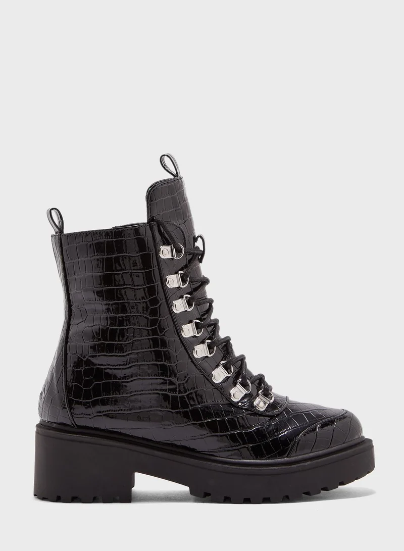 PUBLIC DESIRE Nyla Flat Boot