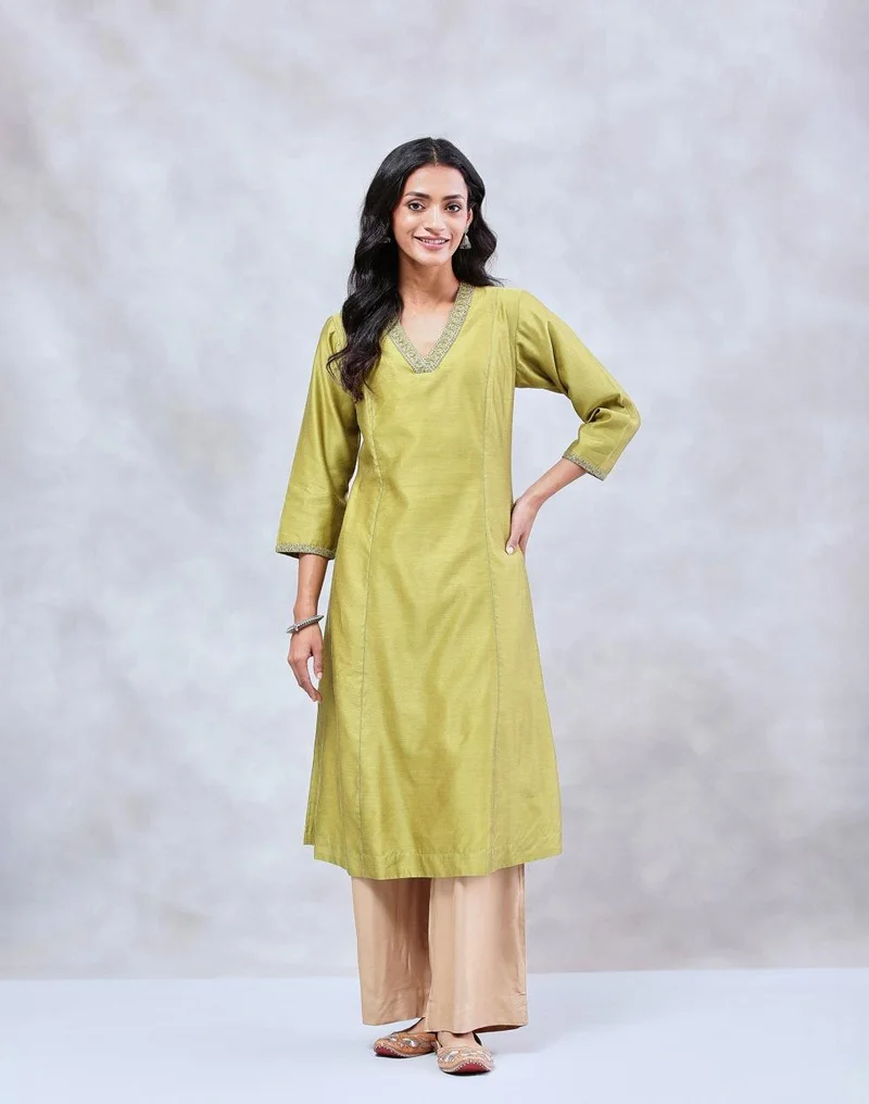 فاب انديا كرتا طويل قطن حرير مطرز يدويًا بقصة ضيقة