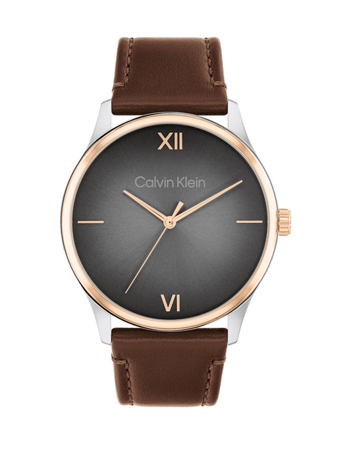 CALVIN KLEIN ساعة يد جلدية دائرية الشكل بعقارب للرجال 25200453 - 43 ملم - Image 2