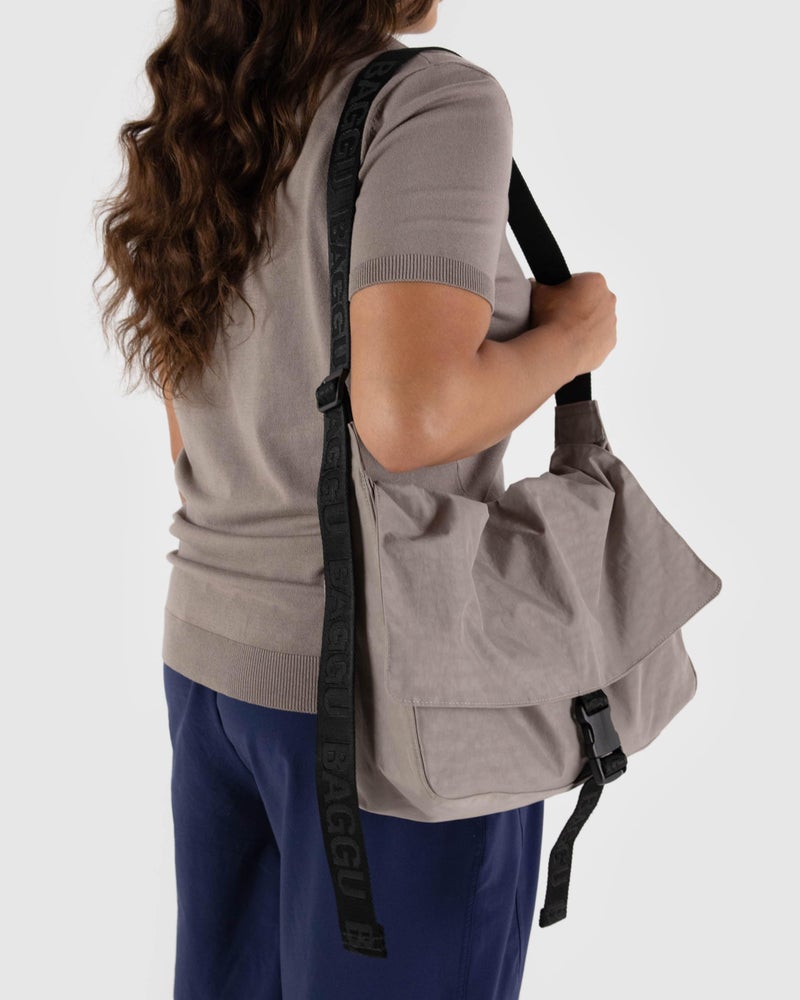 BAGGU Nylon Messenger Bag - Dove - Image 2